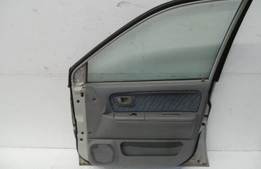 Mitsubishi Space Runner N10 T&uuml;r vorn rechts Beifahrert&uuml;r Rohbau Silber